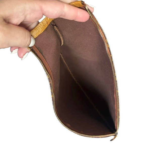 Louis Vuitton Monogram Leather Tennis Racket Zippered Sleeve Cover - Picture 4 of 9